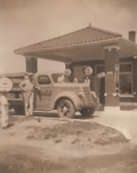 Radtke's Gas Station, circa mid-1930s